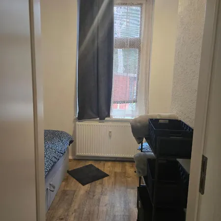 Am Bahnhof Apartment *